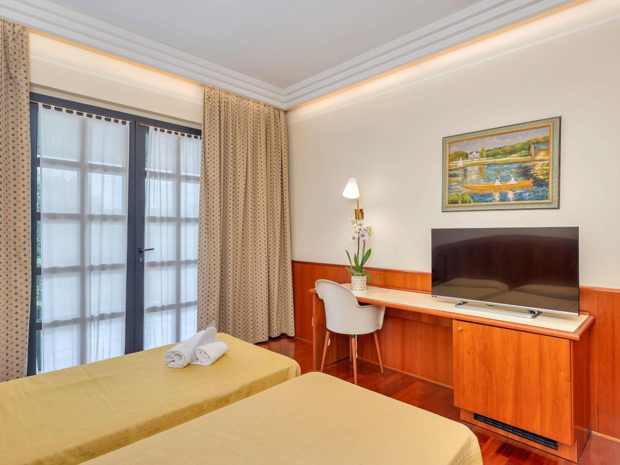 B&B Hotels Hotel Prestige Ornago Exterior foto