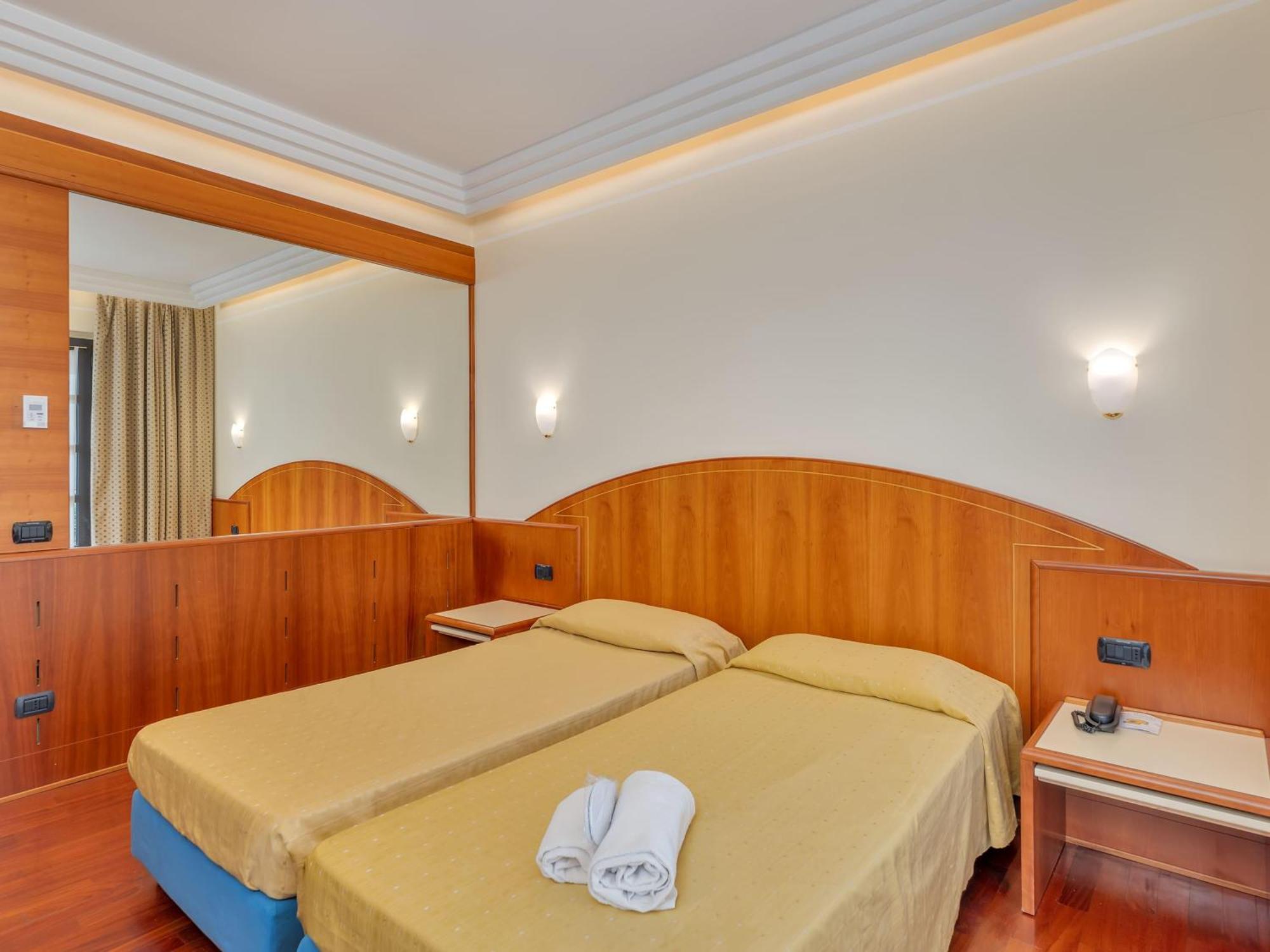 B&B Hotels Hotel Prestige Ornago Exterior foto