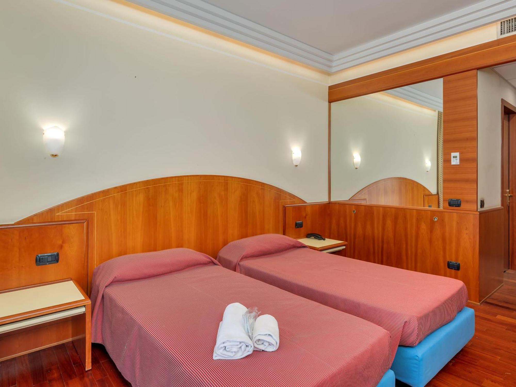 B&B Hotels Hotel Prestige Ornago Exterior foto
