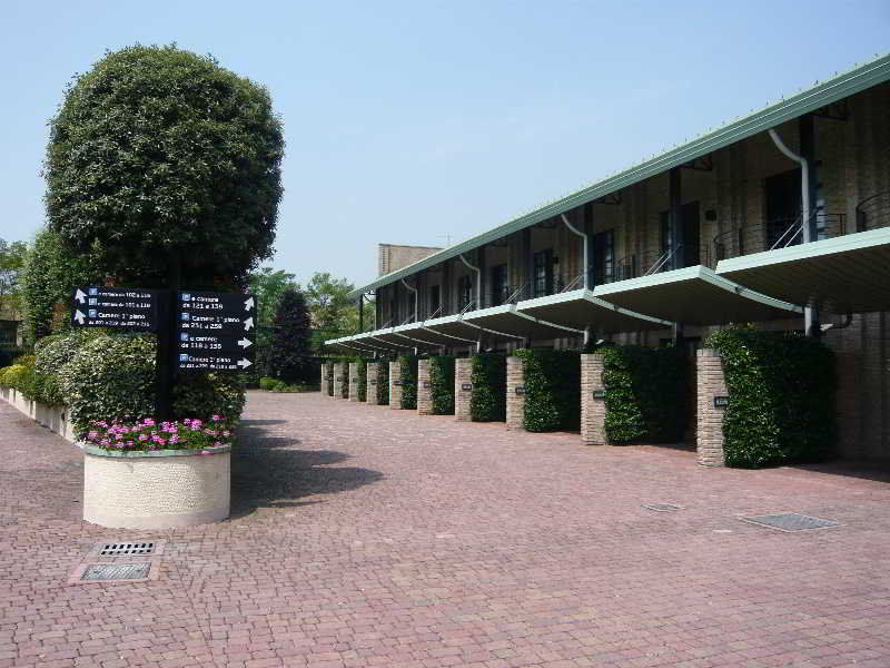 B&B Hotels Hotel Prestige Ornago Exterior foto