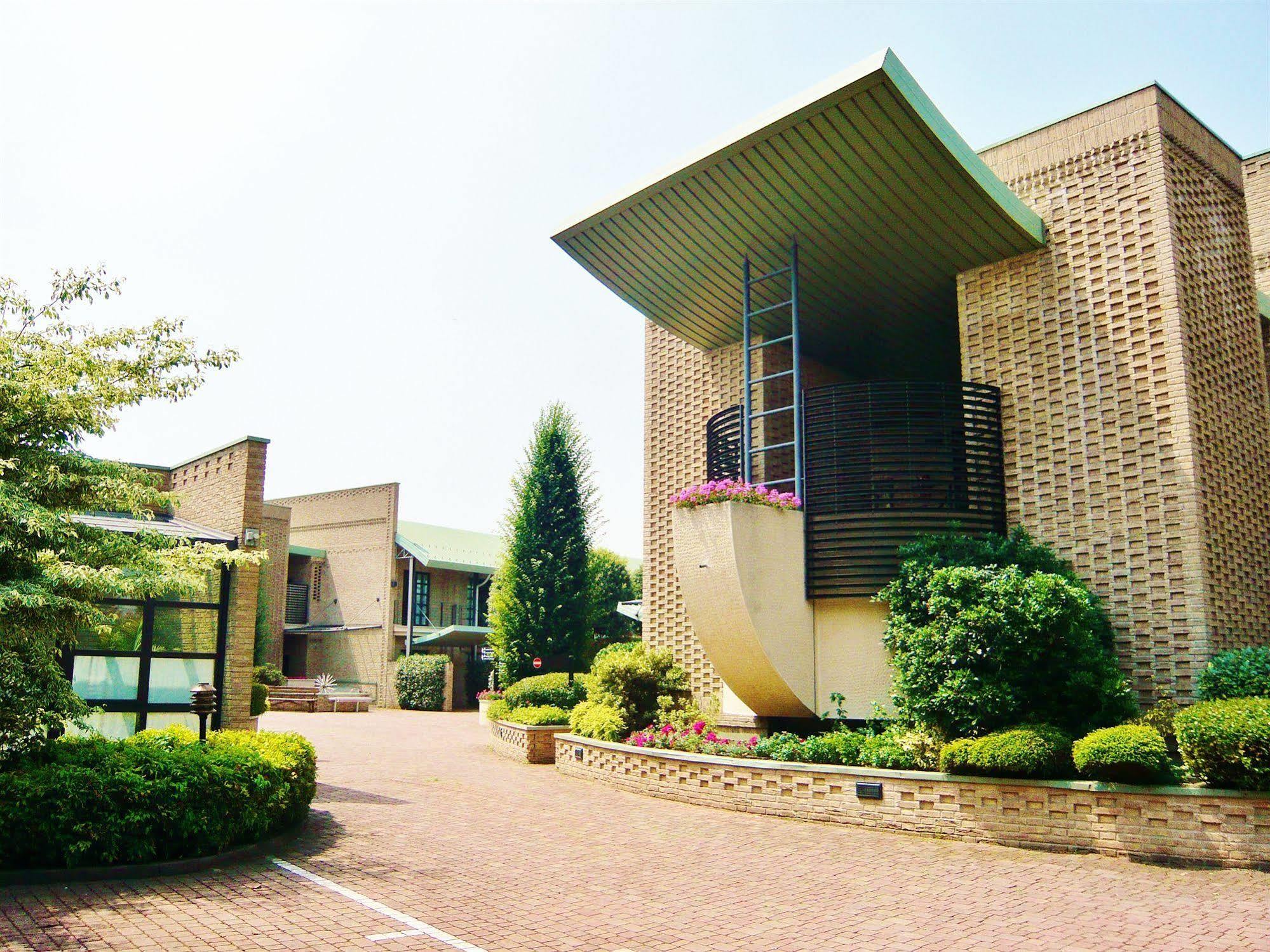 B&B Hotels Hotel Prestige Ornago Exterior foto