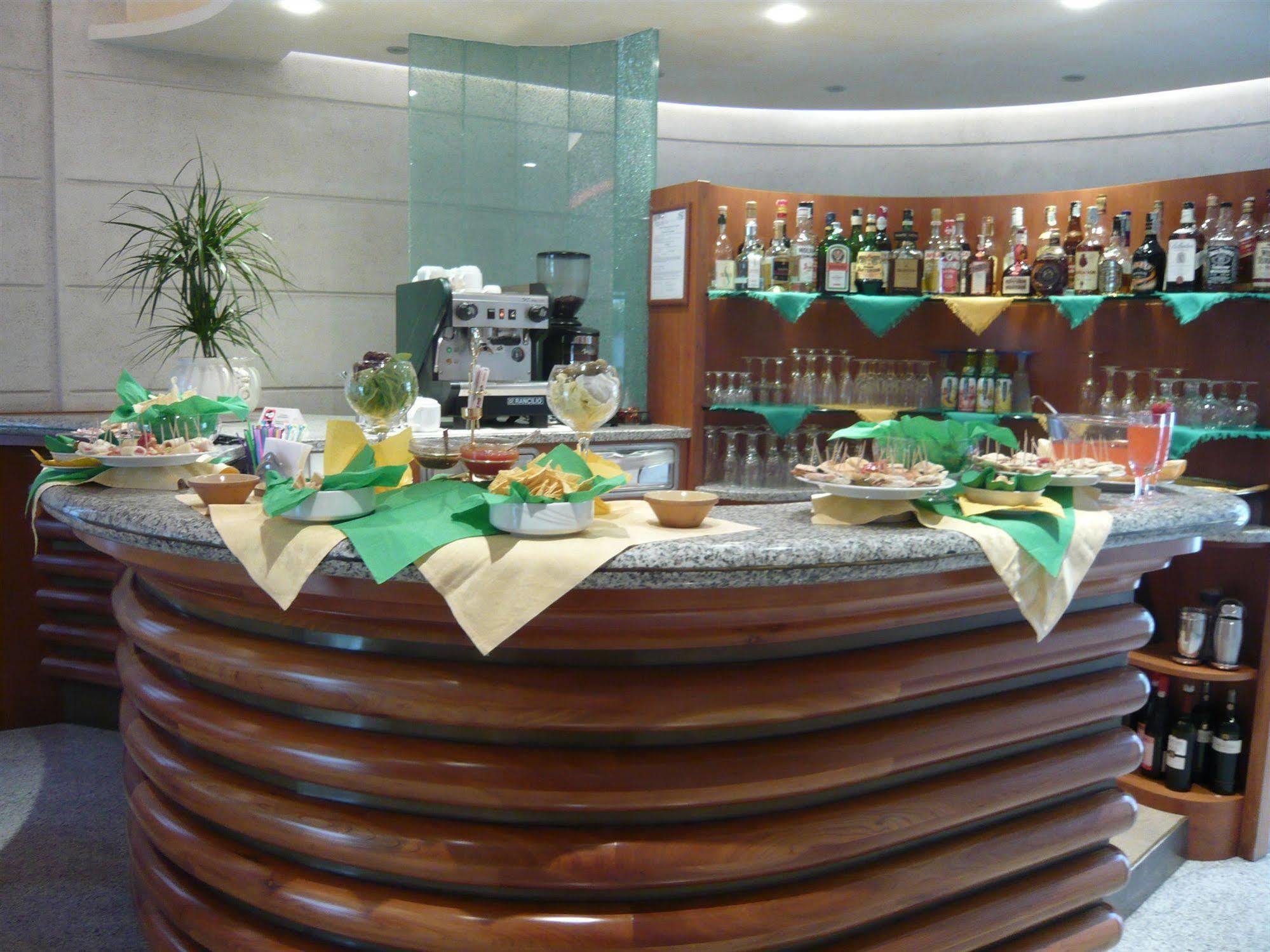 B&B Hotels Hotel Prestige Ornago Exterior foto