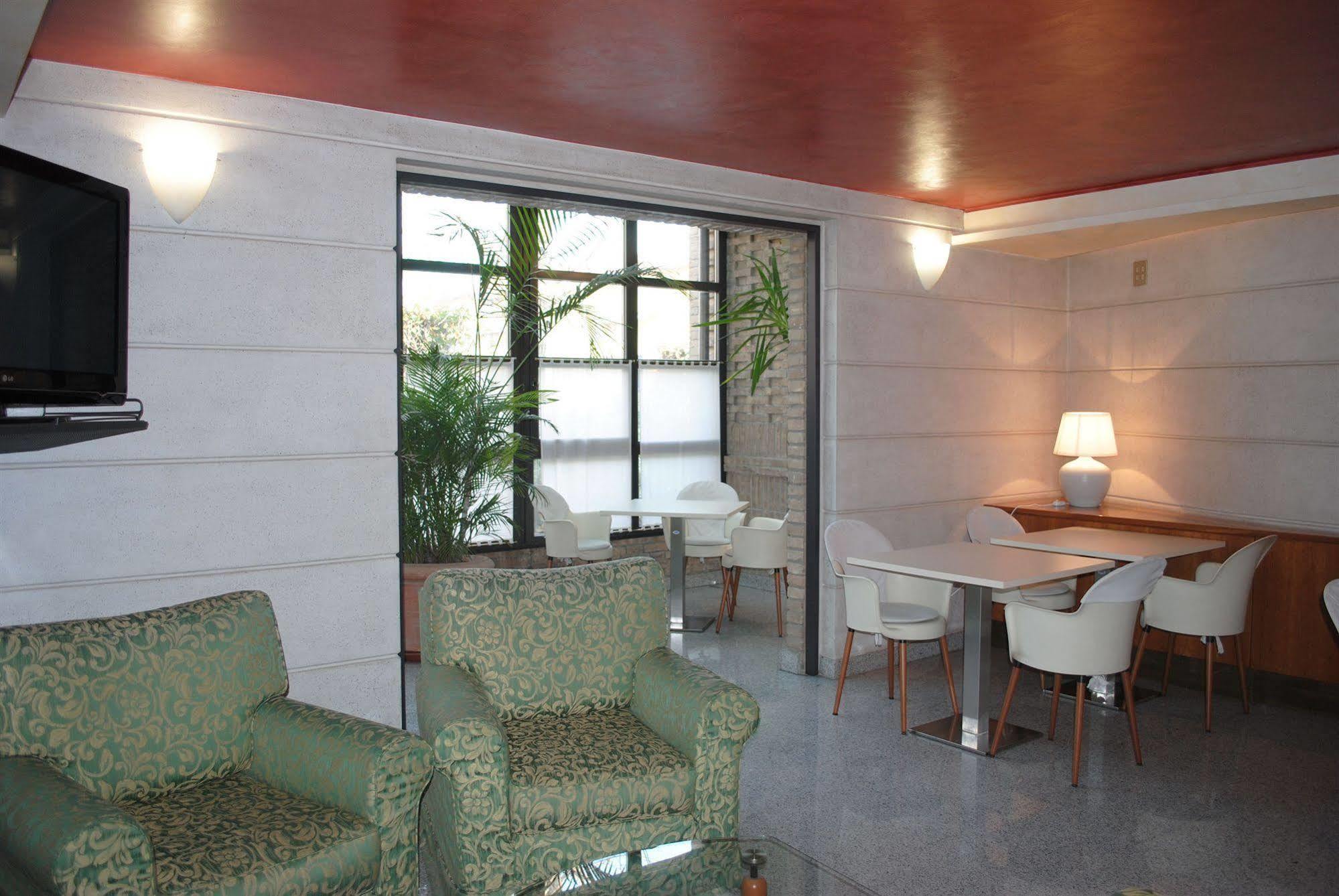 B&B Hotels Hotel Prestige Ornago Exterior foto
